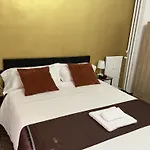 Genova Gold Rooms