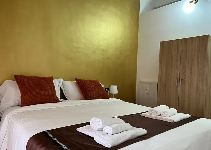 Genova Gold Rooms